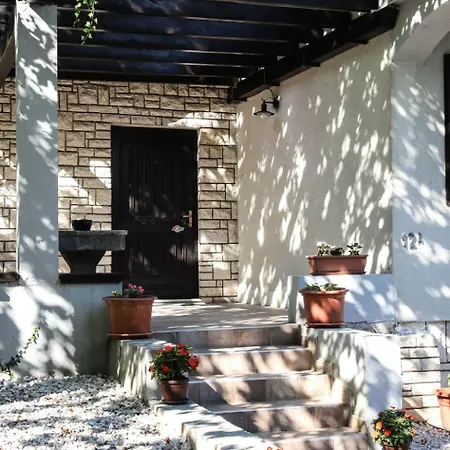 Chalet Dora *