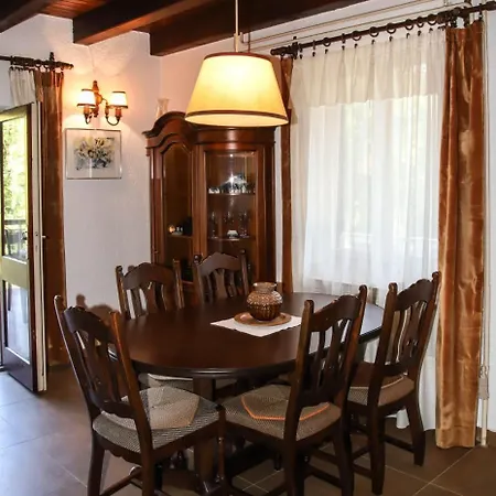 Dora Chalet